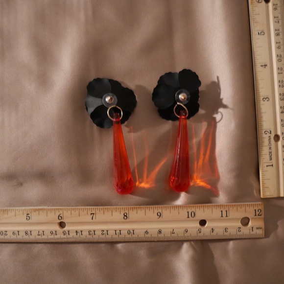 swarovski earrings two colors available - Picture 7 of 8